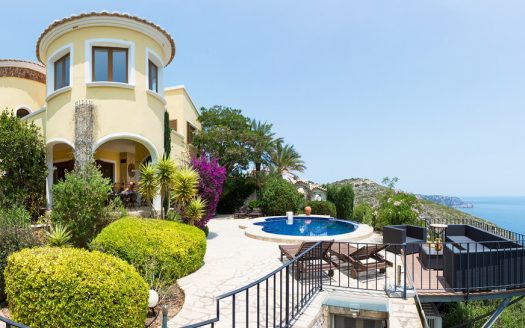 Acogedora casa en primera línea con apartamento de invitados en Cumbre del Sol