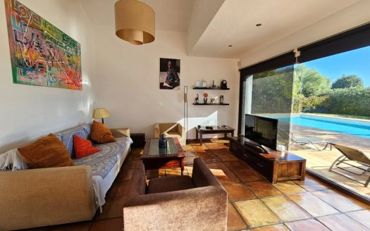 Villa con una parcela llana de 12.500 m² en Ondara