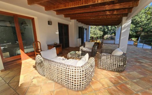 Villa con una parcela llana de 12.500 m² en Ondara
