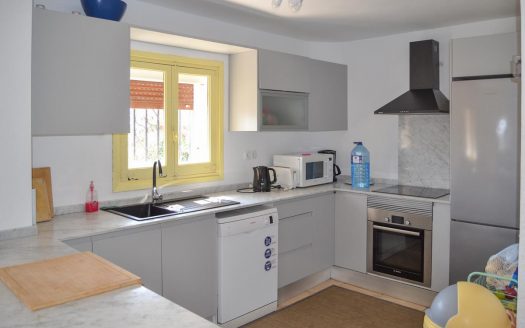 Bonita villa en Monte Pedreguer con un apartamento de invitados