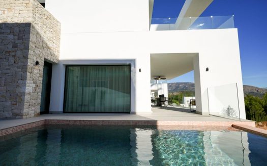 Villas independientes con vistas al mar y la montaña en parte alta de Polop