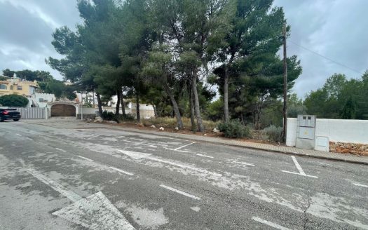 Parcela en venta en Moraira 830m² con Luz y Agua