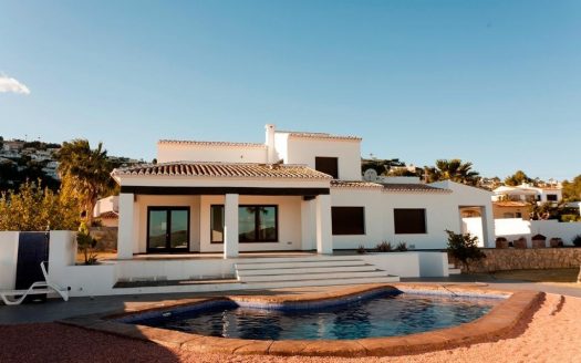 Villa Exclusiva de Estilo Mediterráneo con Vistas Panorámicas al Mar en venta en Moraira
