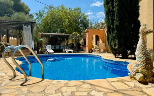 Villa mediterránea en la zona parque natural del Montgó en Javea