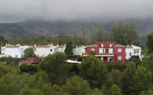 Villa independiente en venta en La Nucia